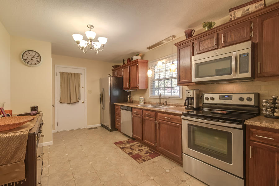 4617 Springbrook Road Knoxville, TN 37921 - Photo 4 of 27 12_SpringbrookRoad_4617_Kitchen01