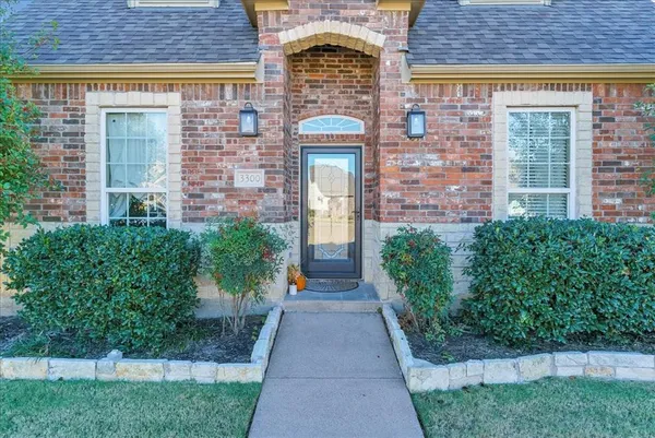 $3,095 | 3300 Fountain Way, Granbury, TX 76049