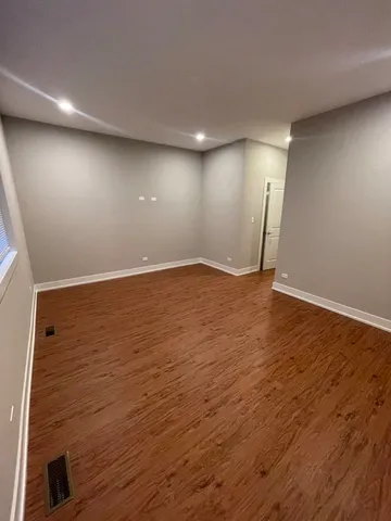 $4,045 | 215 South Hamilton Avenue, Unit 1N, Chicago, IL 60612