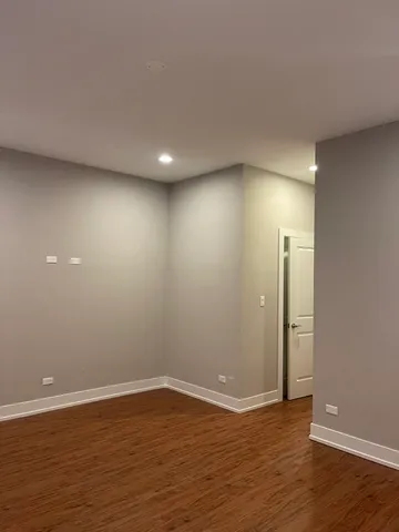 $4,045 | 215 South Hamilton Avenue, Unit 1N, Chicago, IL 60612