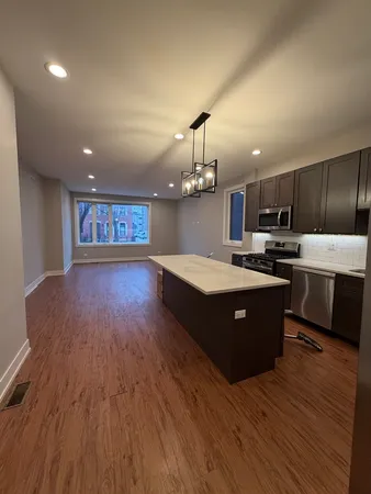 $4,045 | 215 South Hamilton Avenue, Unit 1N, Chicago, IL 60612