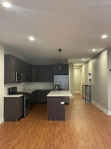 $4,045 | 215 South Hamilton Avenue, Unit 1N, Chicago, IL 60612