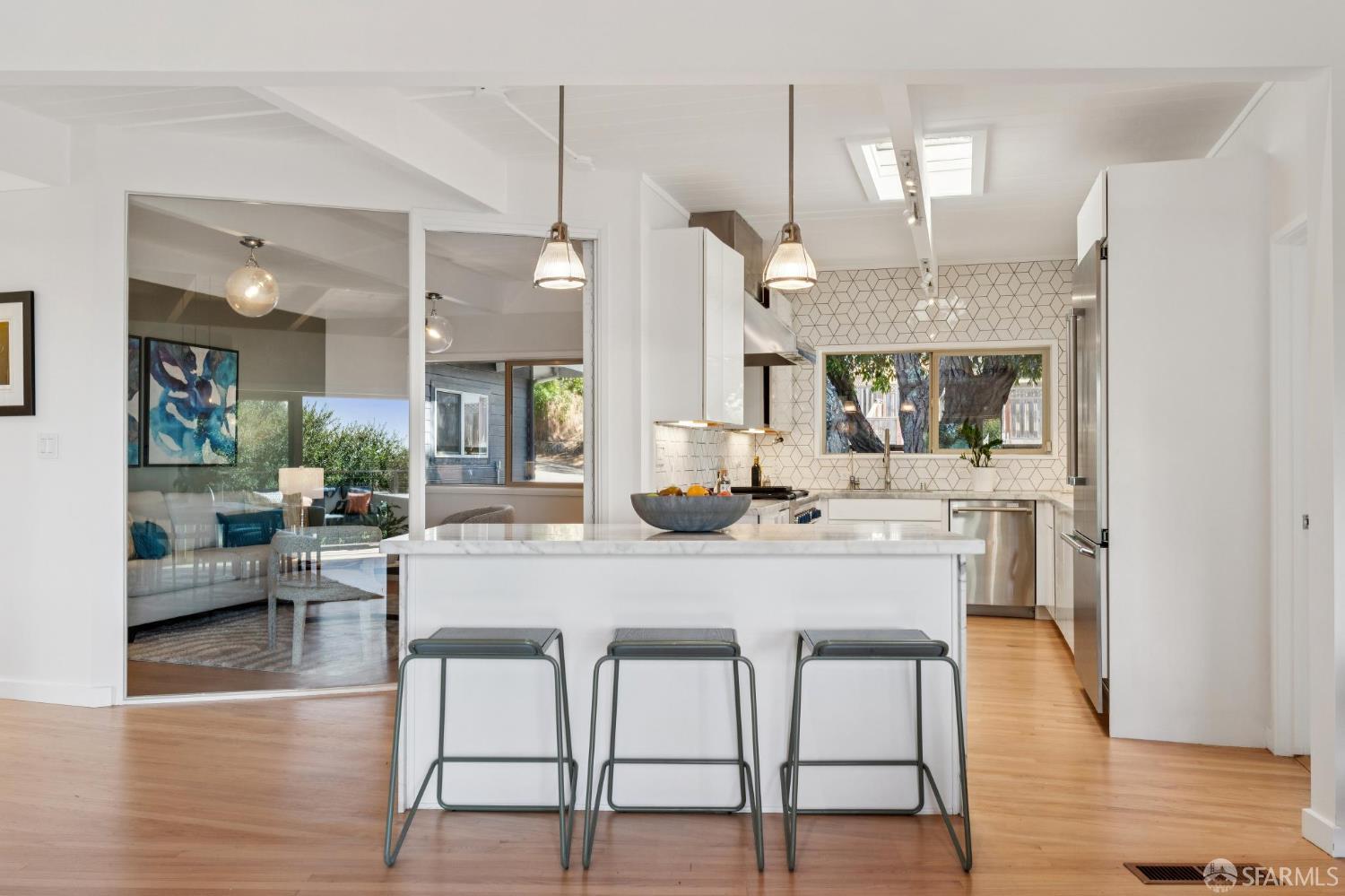 6425 Snake Road Oakland, CA 94611 - Photo 8 of 62 Gallery Image 8