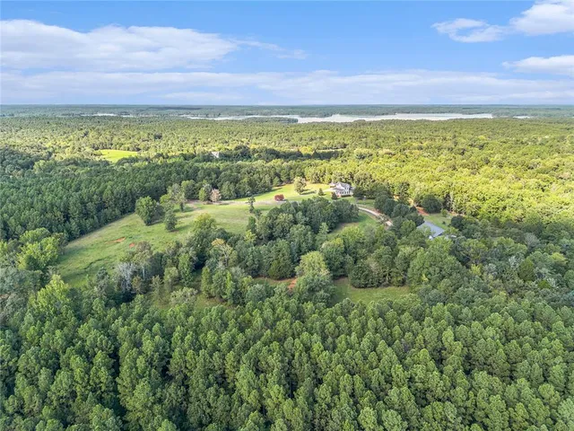 a view of a house with a big yard