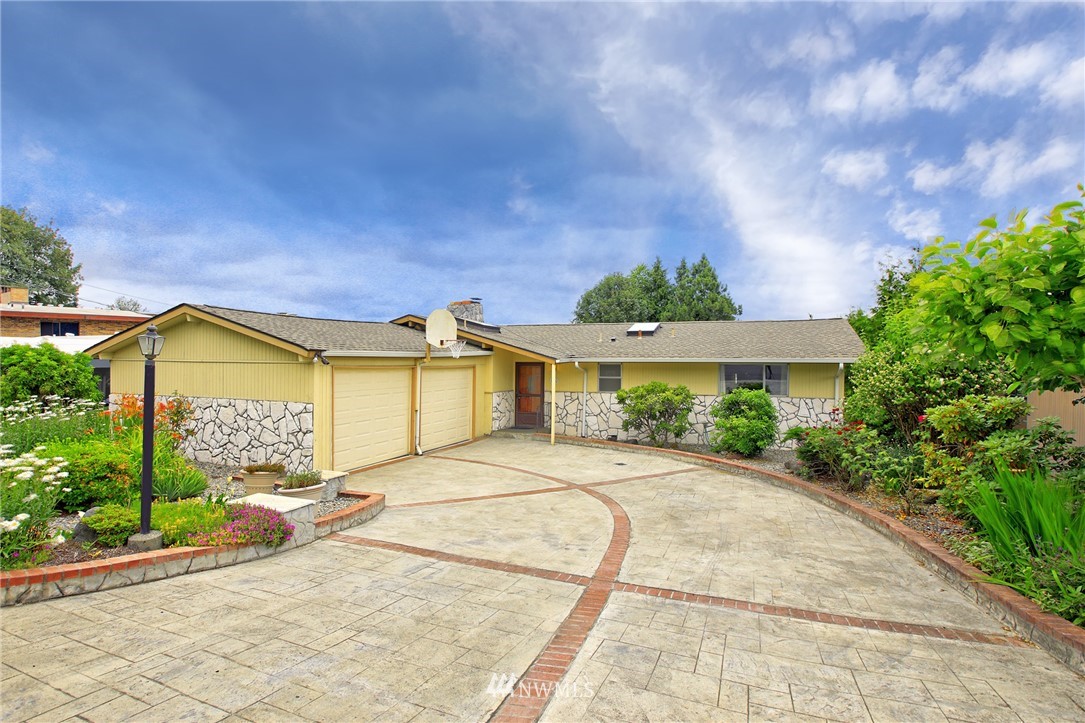6944 South Rustic Road Seattle, WA 98178 - Photo 1 of 22 Gallery Image 1