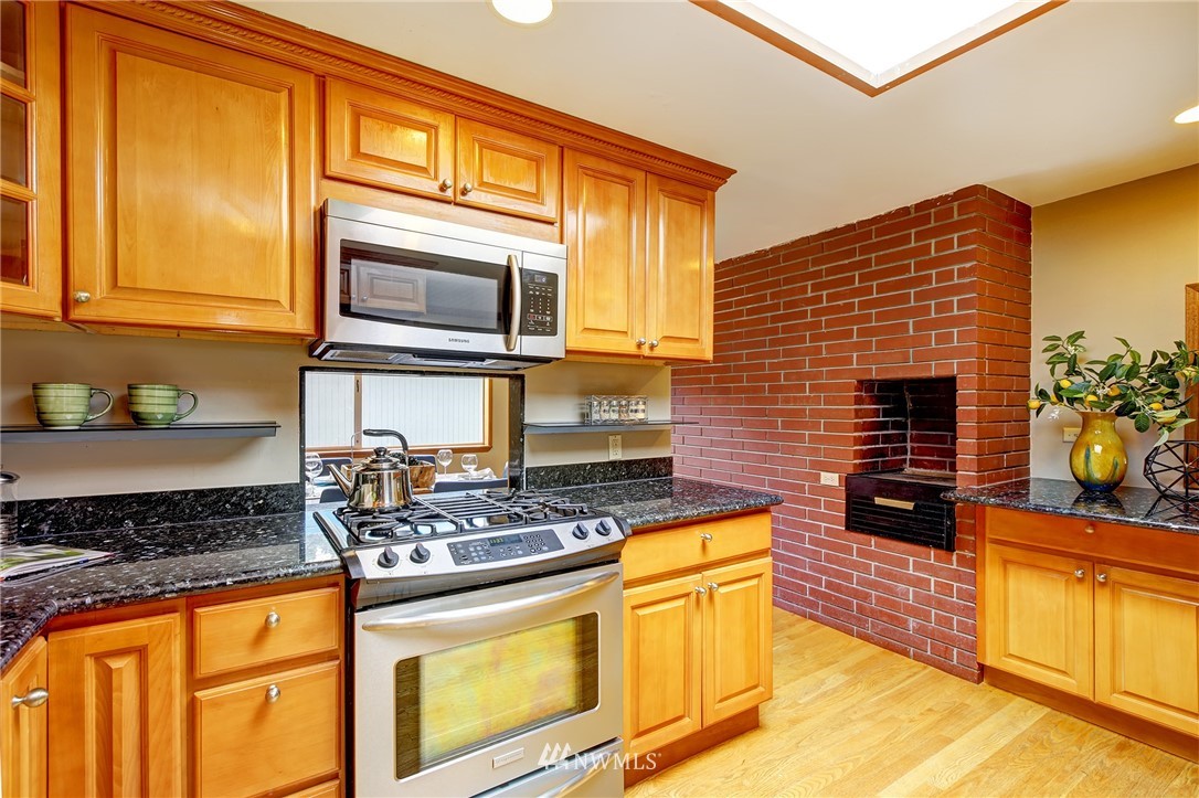 6944 South Rustic Road Seattle, WA 98178 - Photo 12 of 22 Gallery Image 12