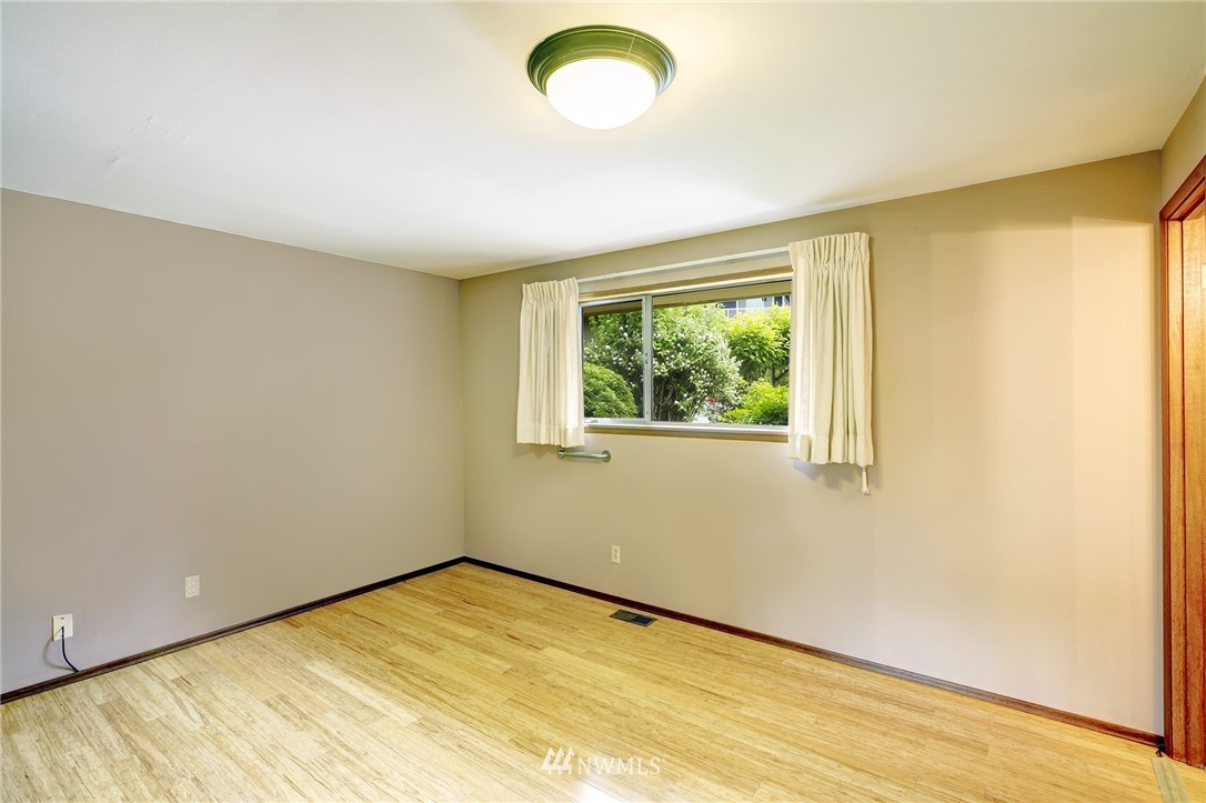 6944 South Rustic Road Seattle, WA 98178 - Photo 14 of 22 Gallery Image 14