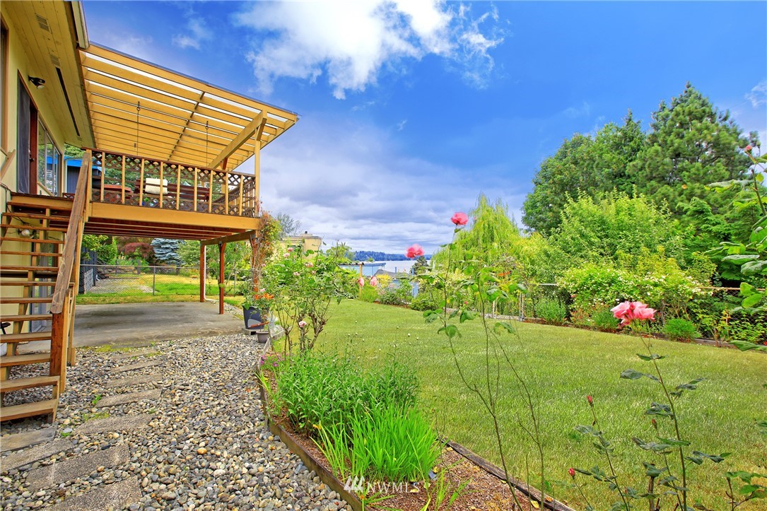 6944 South Rustic Road Seattle, WA 98178 - Photo 7 of 22 Gallery Image 7