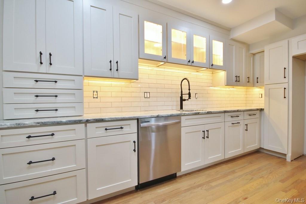 233 Haviland Drive Patterson, NY 12563 - Photo 7 of 19 Updated Kitchen with quartz counters