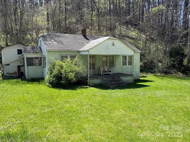 $159,000 | 8951 Highway 25, Marshall, NC 28753