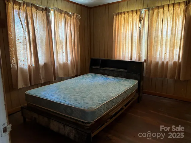 $159,000 | 8951 Highway 25, Marshall, NC 28753