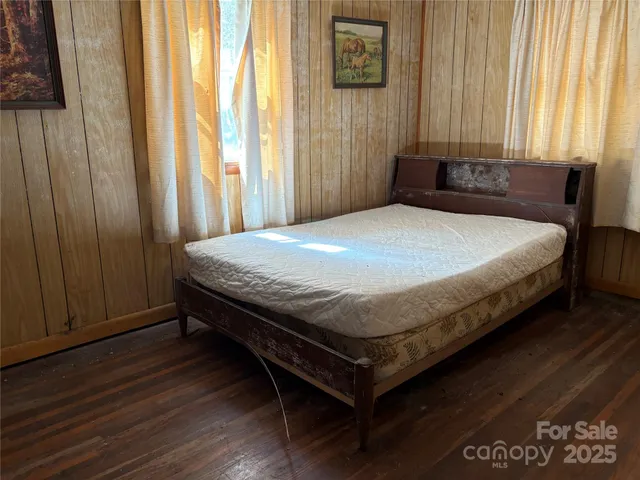 $159,000 | 8951 Highway 25, Marshall, NC 28753