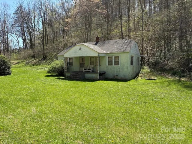 $159,000 | 8951 Highway 25, Marshall, NC 28753