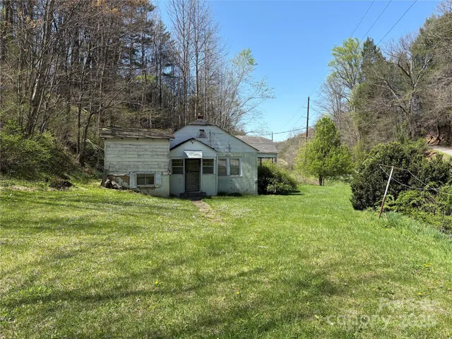 $159,000 | 8951 Highway 25, Marshall, NC 28753