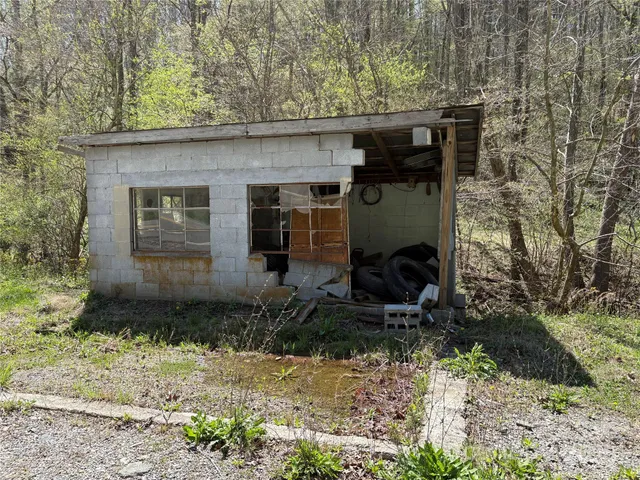 $159,000 | 8951 Highway 25, Marshall, NC 28753