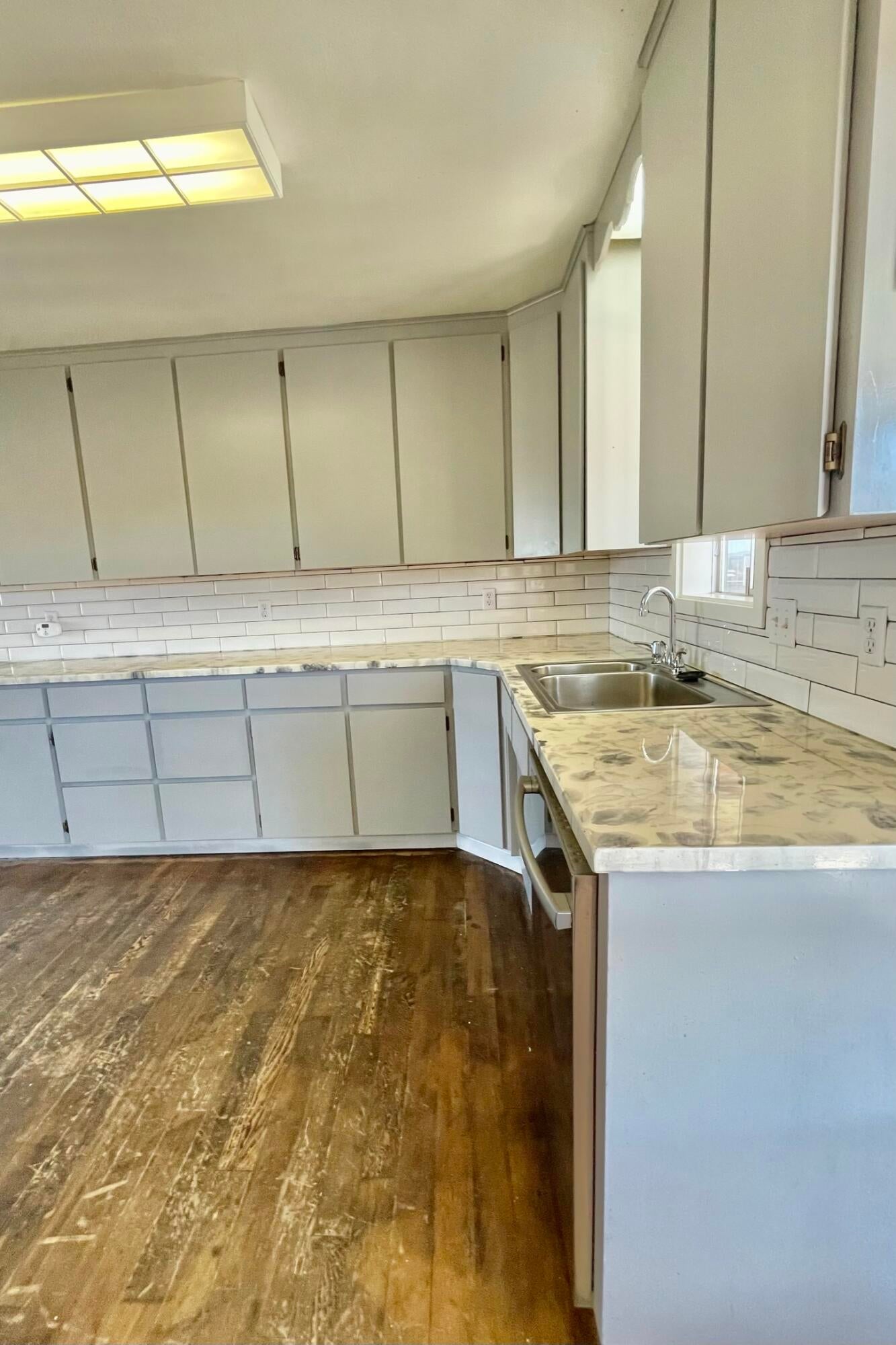 600 Southeast Grizzly Road Madras, OR 97741 - Photo 10 of 40 Kitchen 1