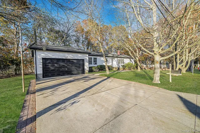 $679,999 | 361 Erie Street, Holbrook, NY 11741