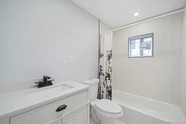 $679,999 | 361 Erie Street, Holbrook, NY 11741