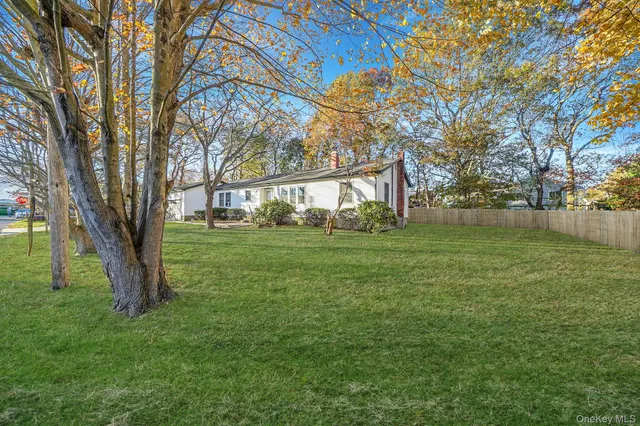 $679,999 | 361 Erie Street, Holbrook, NY 11741