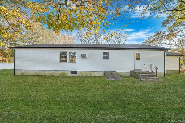 $679,999 | 361 Erie Street, Holbrook, NY 11741