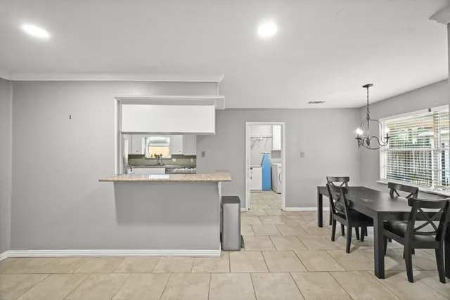 $2,200 | 7618 Fountaingrove Lane, Spring, TX 77379