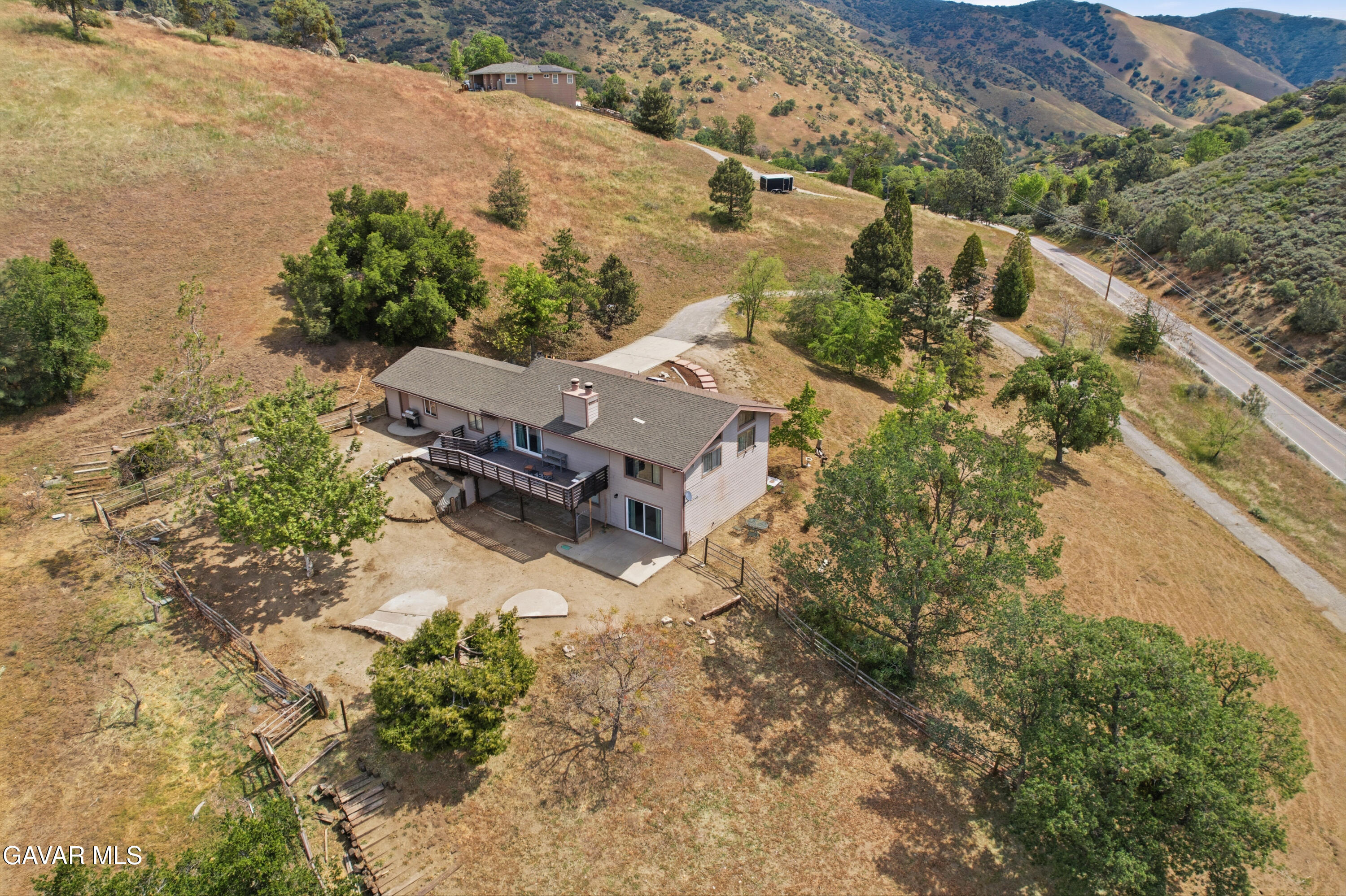 26201 Cumberland Road Tehachapi, CA 93561 - Photo 32 of 36 32