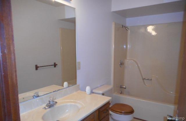 3565 Gregory Road Lake Orion, MI 48359 - Photo 37 of 39 DSCN3378.jpg