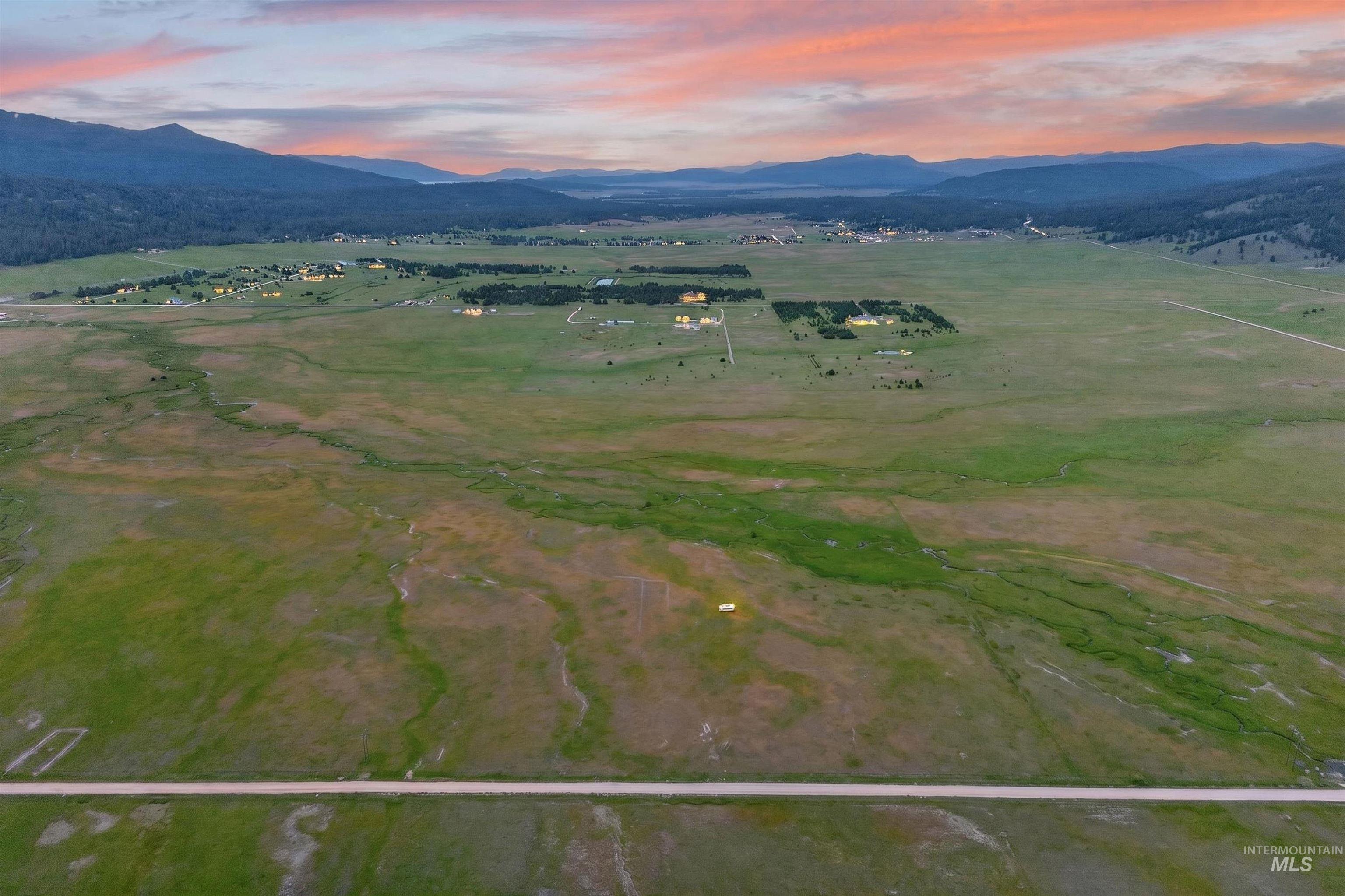17 Gray Lane Cascade, ID 83611 - Photo 9 of 18