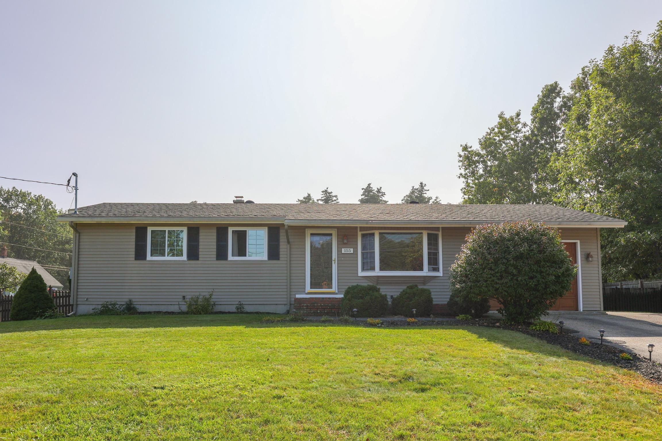 155 Bryant Road Manchester, NH 03109 - Photo 2 of 34