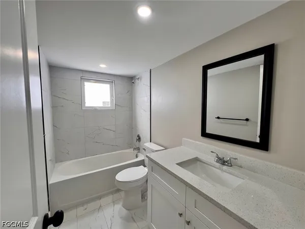 $1,750 | 4102 Southeast 19th Place, Unit 6, Cape Coral, FL 33904