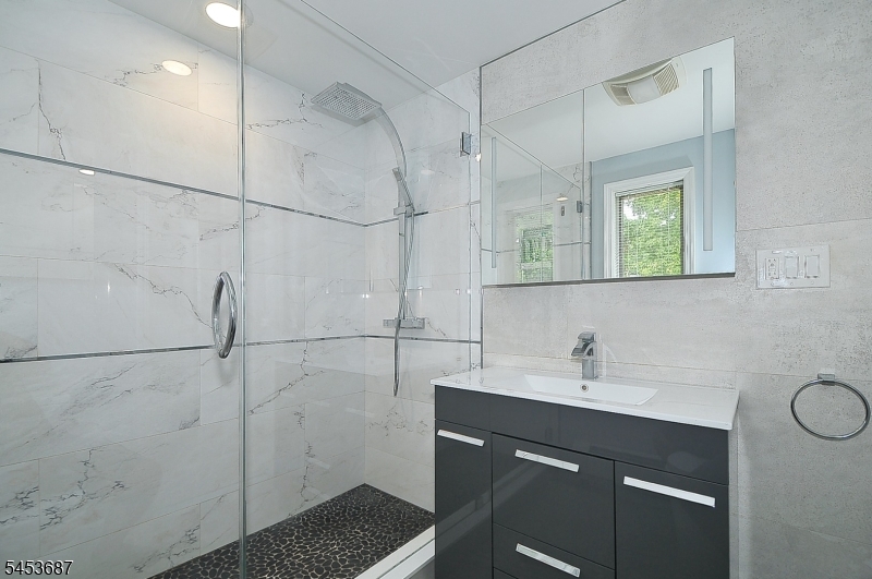 1700 Westover Road Linden, NJ 07036 - Photo 10 of 36 Gallery Image 10