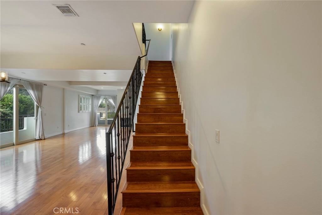 5027 Colfax Avenue, Unit 1 Valley Village, CA 91601 - Photo 13 of 36