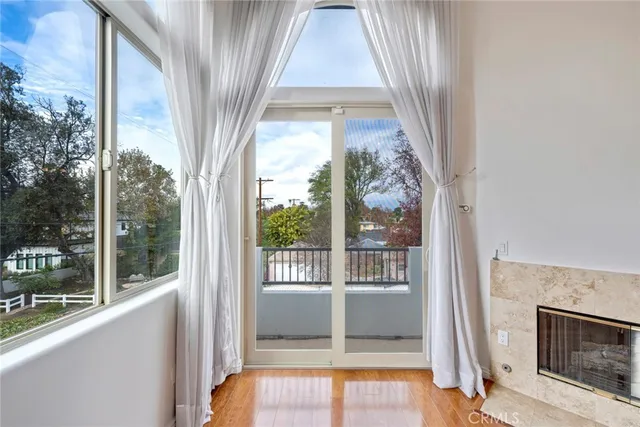 $998,800 | 5027 Colfax Avenue, Unit 1, Valley Village, CA 91601