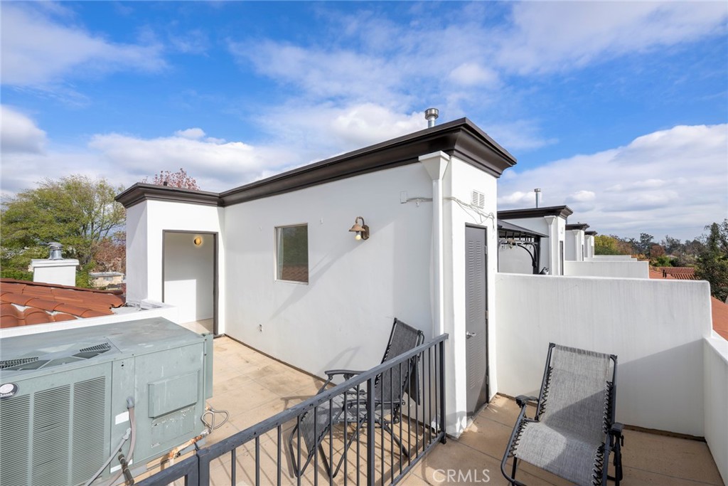 5027 Colfax Avenue, Unit 1 Valley Village, CA 91601 - Photo 32 of 36