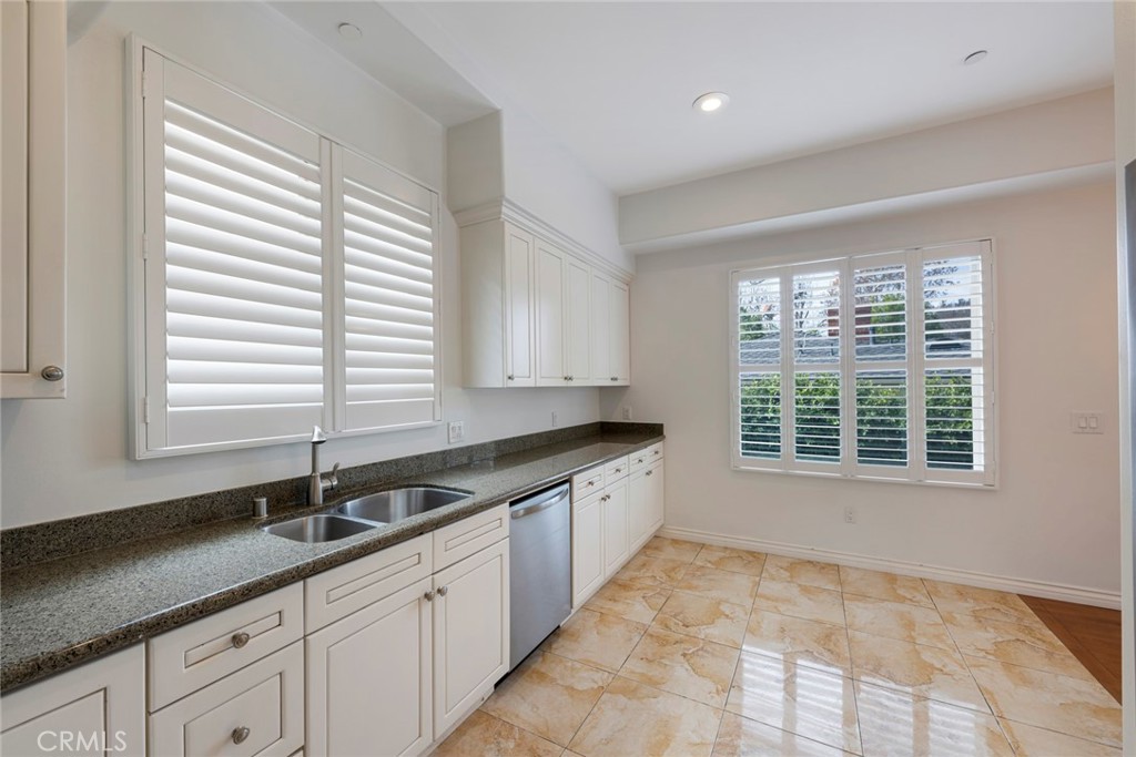 5027 Colfax Avenue, Unit 1 Valley Village, CA 91601 - Photo 10 of 36