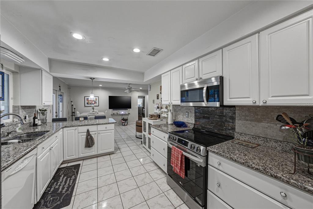 405 Lake Ned Road Winter Haven, FL 33884 - Photo 29 of 61