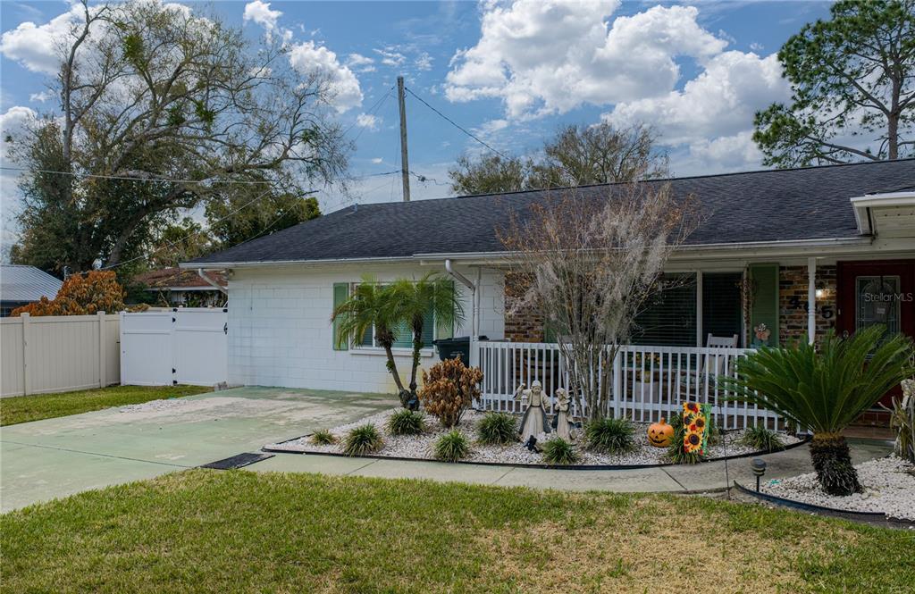 405 Lake Ned Road Winter Haven, FL 33884 - Photo 8 of 61