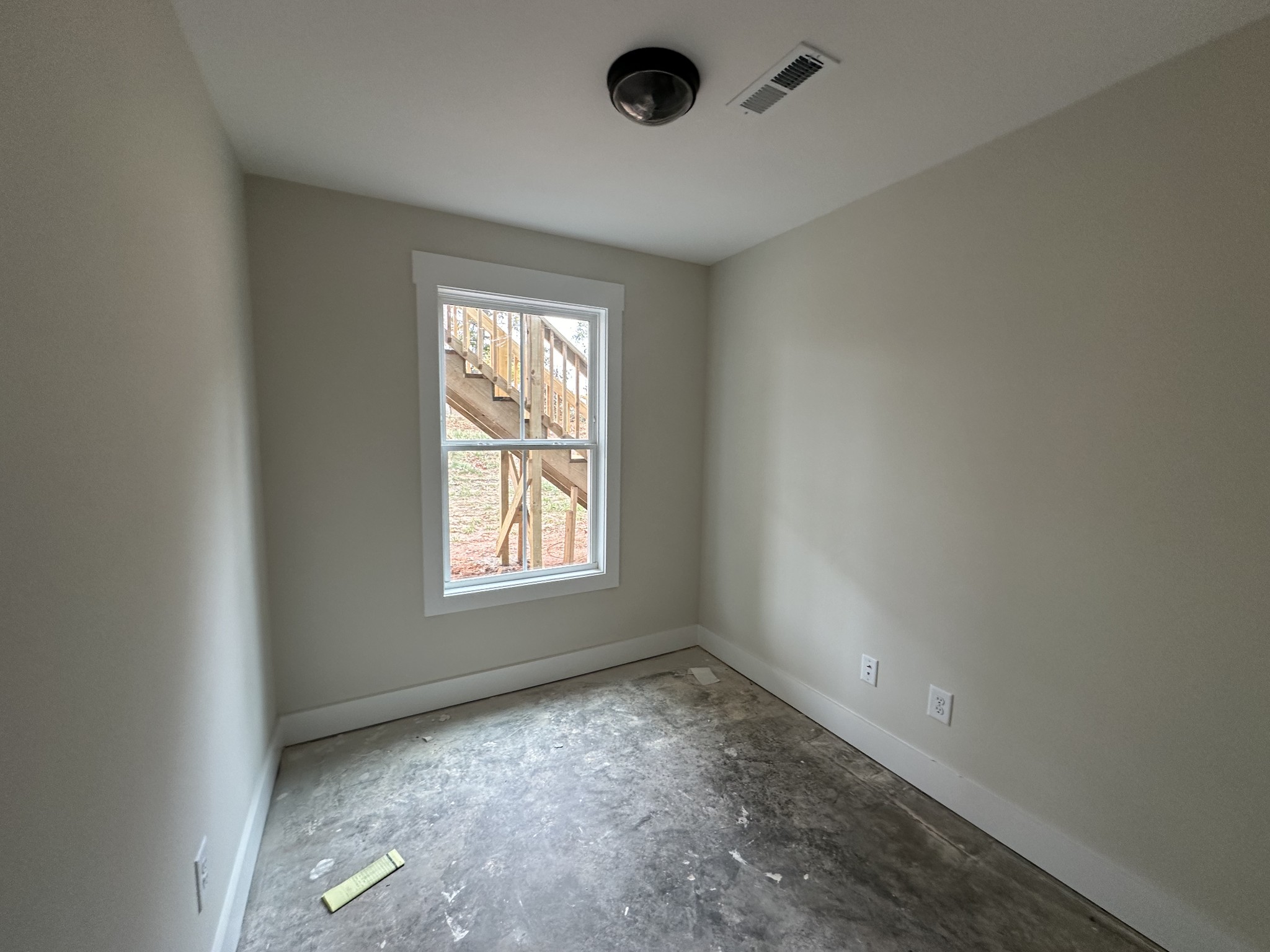 233 Wayne Hall Road Clarksville, TN 37040 - Photo 4 of 14 an empty room with a window