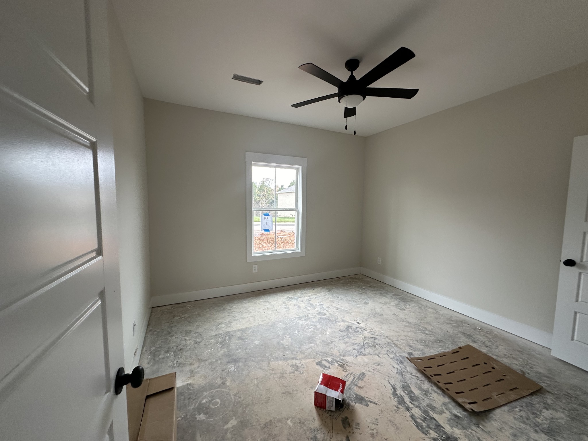 233 Wayne Hall Road Clarksville, TN 37040 - Photo 5 of 14 a view of livingroom with hardwood floor