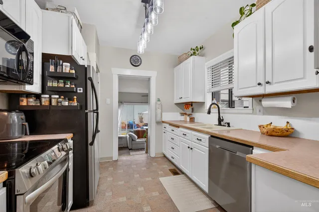 $369,900 | 1021 11th Avenue, Lewiston, ID 83501