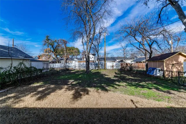 $2,300 | 1415 Mountain Lake Road, Dallas, TX 75224