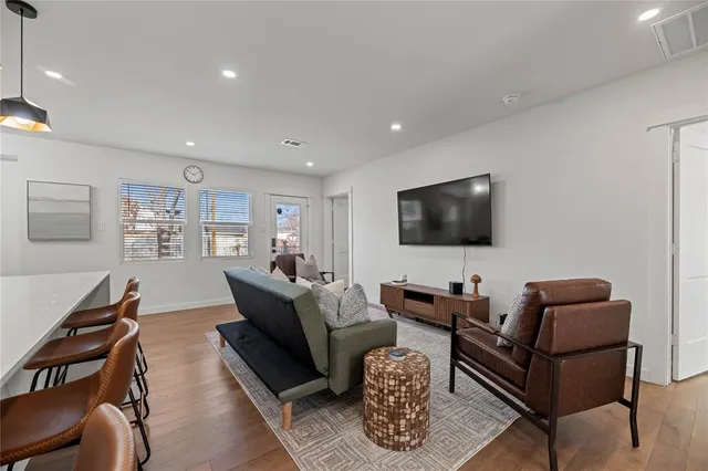 $2,300 | 1415 Mountain Lake Road, Dallas, TX 75224