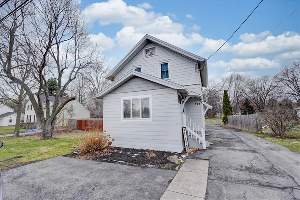 $2,200 | 523 Elmgrove Road, Gates, NY 14606