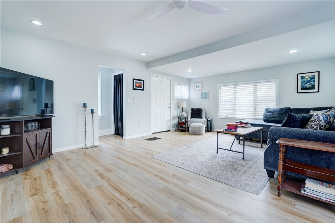 523 Elmgrove Road Gates, NY 14606 - Photo 7 of 28