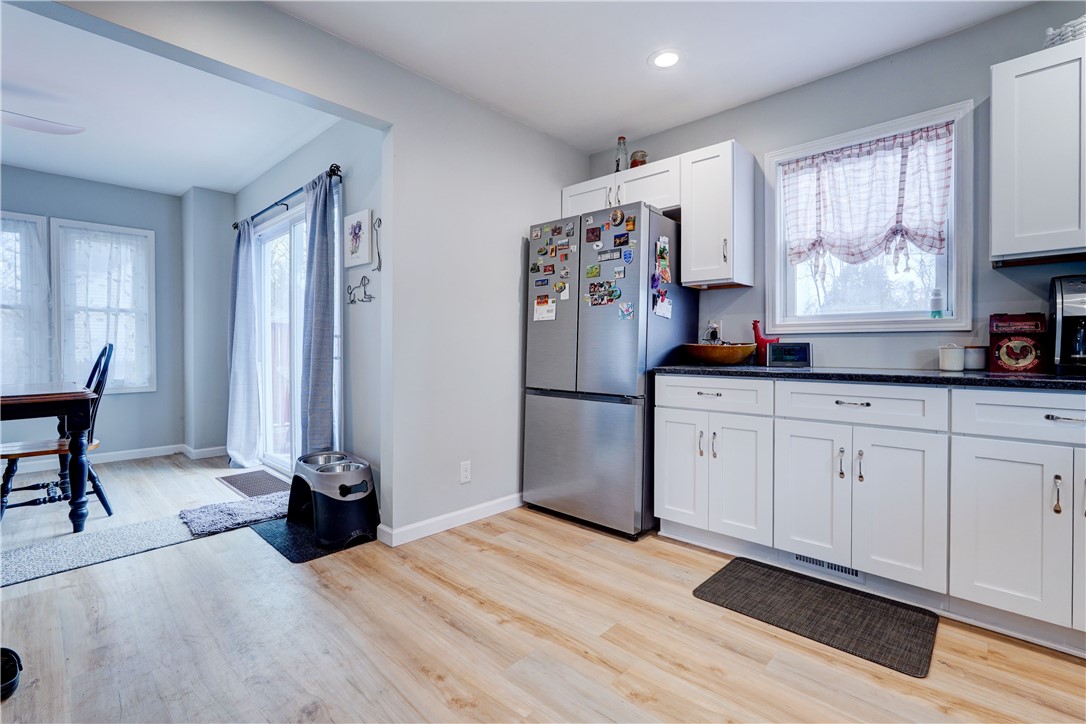 523 Elmgrove Road Gates, NY 14606 - Photo 10 of 28