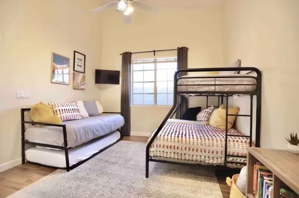 $4,500 | 15624 South 15th Place, Phoenix, AZ 85048