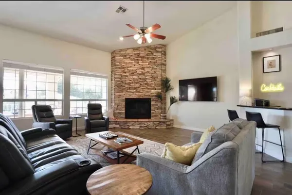 $4,500 | 15624 South 15th Place, Phoenix, AZ 85048