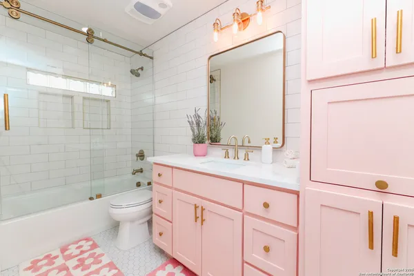 $649,999 | 134 School Drive, Poteet, TX 78065