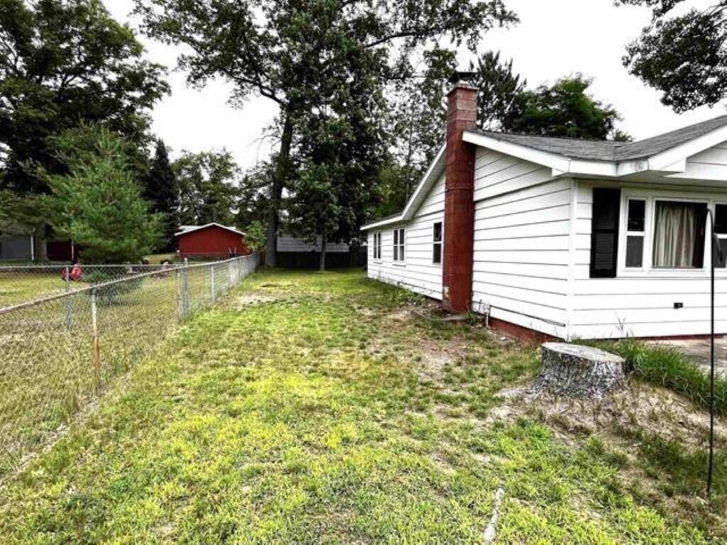 10407 East Madison Road St. Helen, MI 48656 - Photo 5 of 7 50182960-dd6a08c5-5c82-40b3-bc16-37fc642