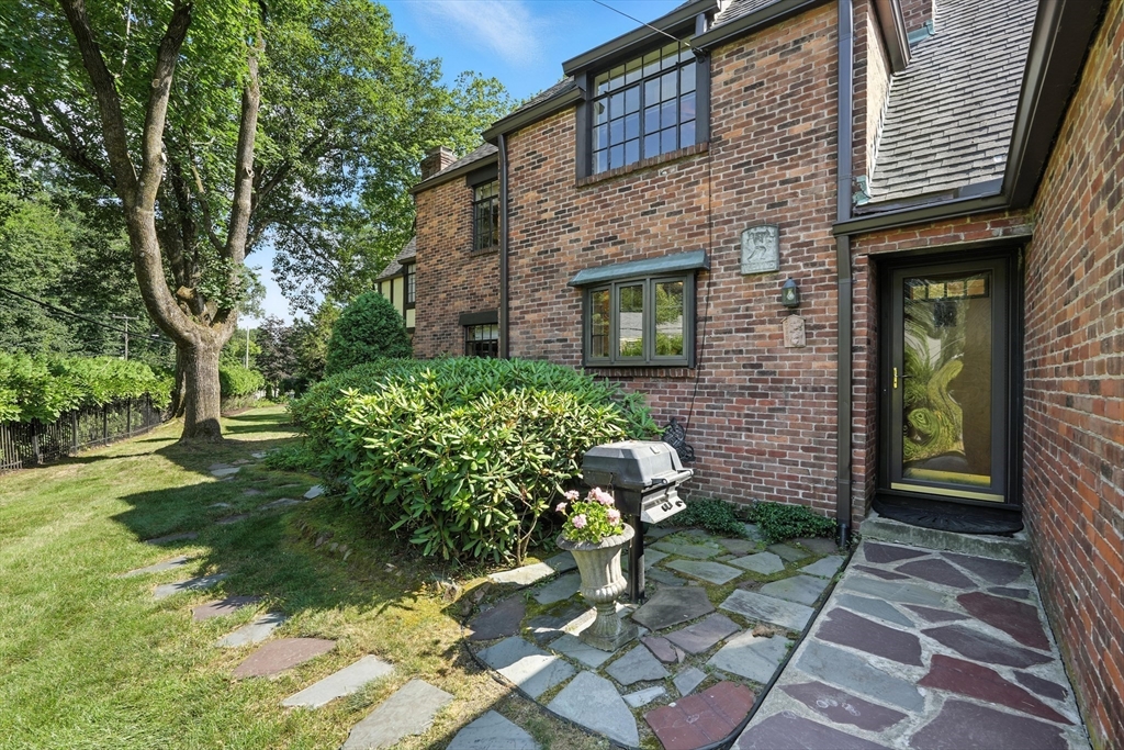 511 Trafton Road Springfield, MA 01108 - Photo 39 of 42